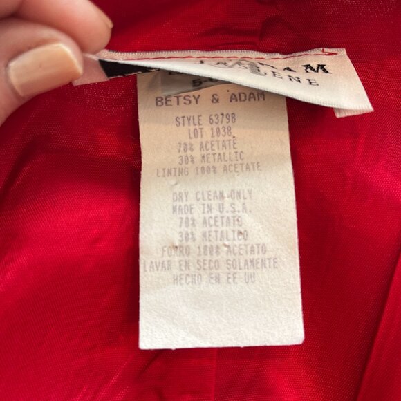 Red gown, size 5-6 - Picture 6 of 8